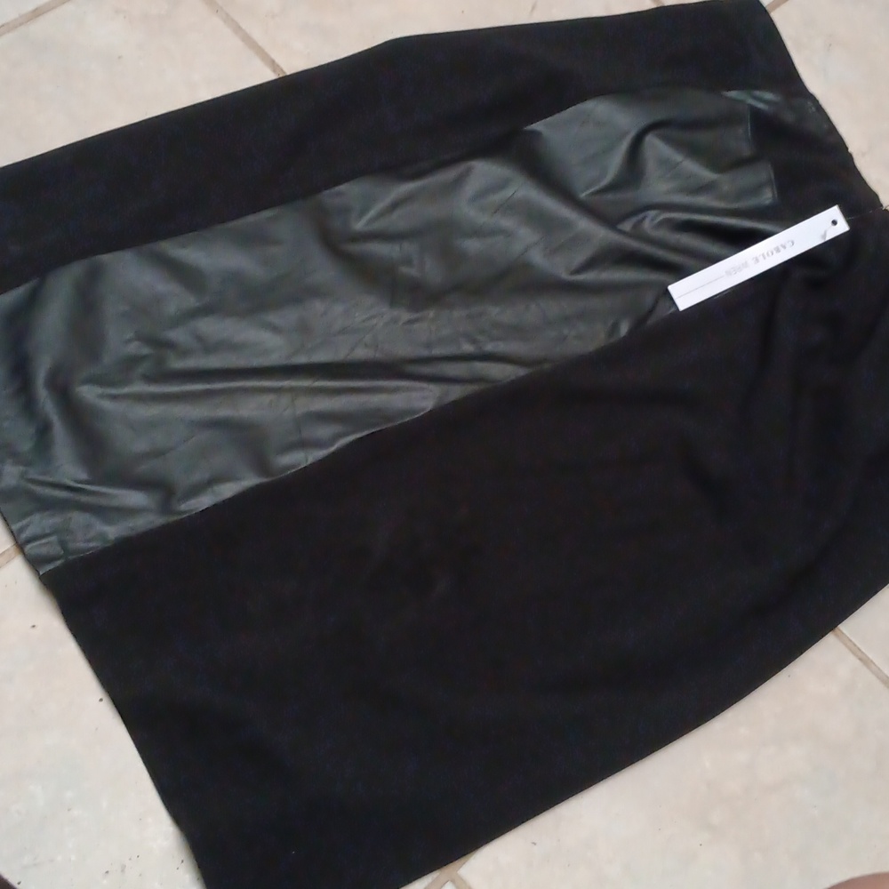 Elegant Black Midi Ponte Leather Skirt - Picture 2 of 3